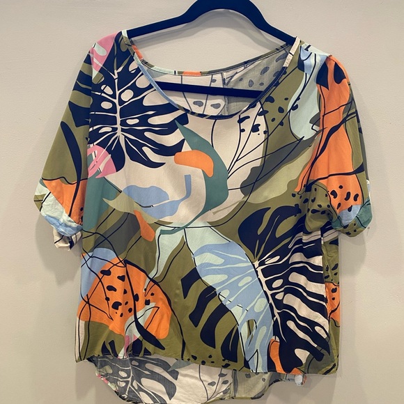 Tropical Top, light Size fits a M and Large - Picture 5 of 10